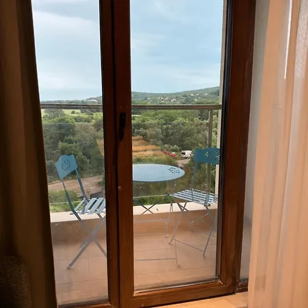 Azur 76 Apartment Shkorpilovtsi